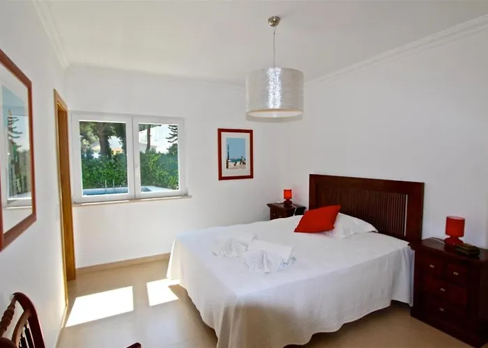 Villa Contemporary Portuguese 4 Bedrooms Violeta Private Pool