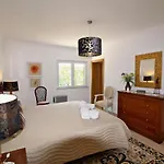 Contemporary Portuguese 4 Bedrooms Violeta Private Pool&foos Ball Table Vilamoura