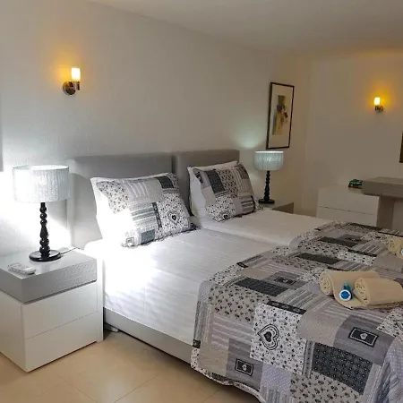 Contemporary Portuguese 4 Bedrooms Violeta Private Pool Quarteira