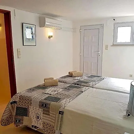 Contemporary Portuguese 4 Bedrooms Violeta Private Pool&foos Ball Table Vilamoura