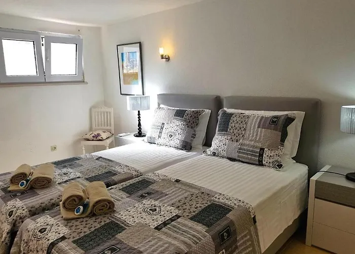 Contemporary Portuguese 4 Bedrooms Violeta Private Pool Villa *