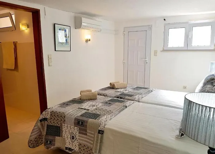 Contemporary Portuguese 4 Bedrooms Violeta Private Pool *