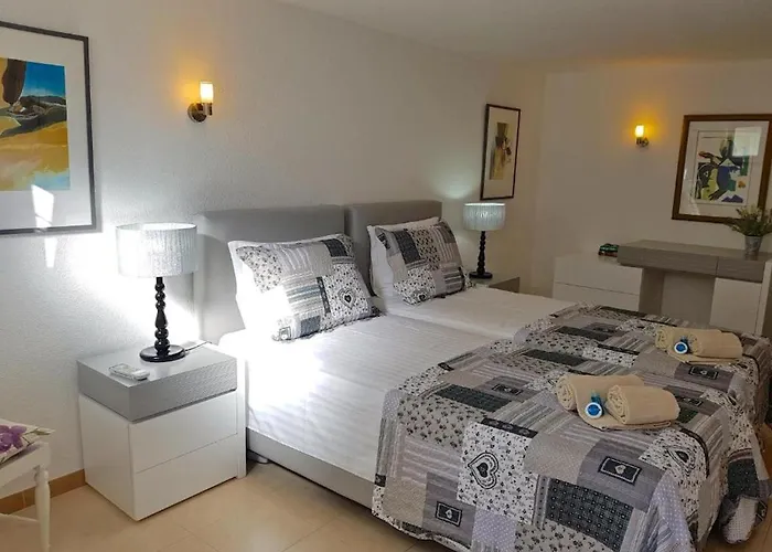 Contemporary Portuguese 4 Bedrooms Violeta Private Pool Quarteira